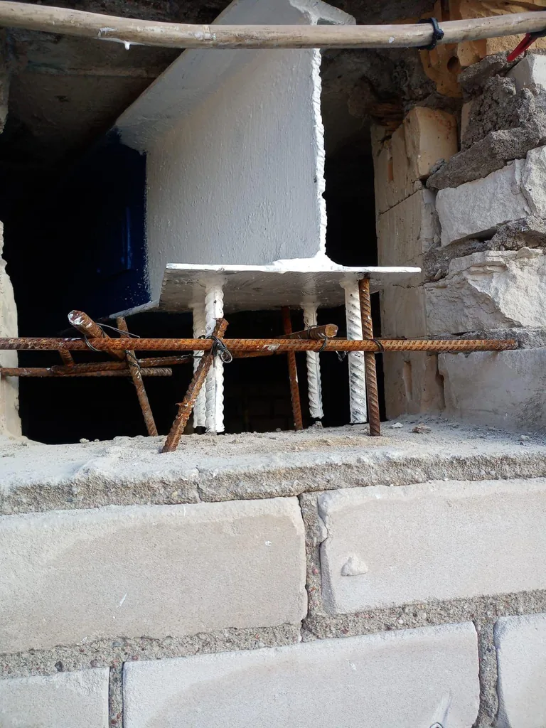 Tērauda sijas balsta mezgls ražošanas ēkas pārbūves laikā
